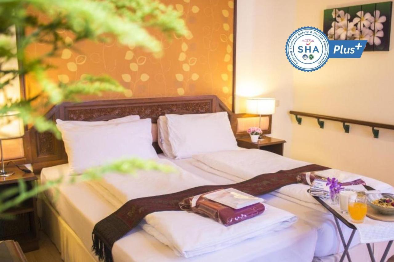 พีเพิล เพลส บูทีค อิน ทาวน์ โฮเทล  Hotel เชียงใหม่ ภายนอก รูปภาพ