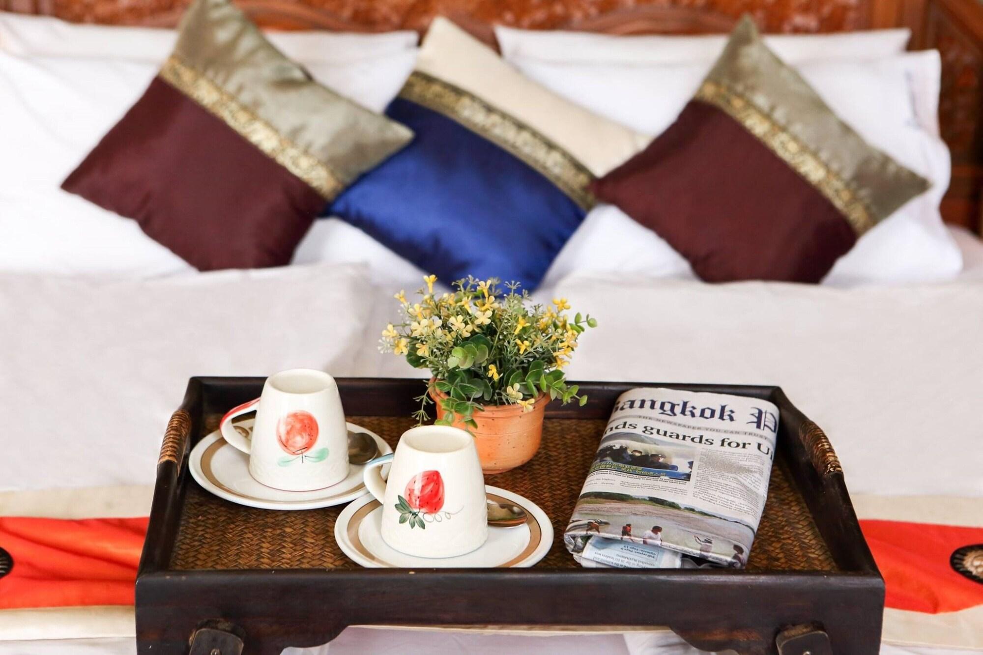 พีเพิล เพลส บูทีค อิน ทาวน์ โฮเทล  Hotel เชียงใหม่ ภายนอก รูปภาพ