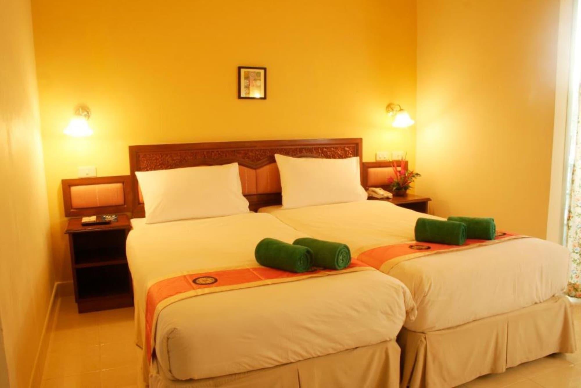 พีเพิล เพลส บูทีค อิน ทาวน์ โฮเทล  Hotel เชียงใหม่ ภายนอก รูปภาพ