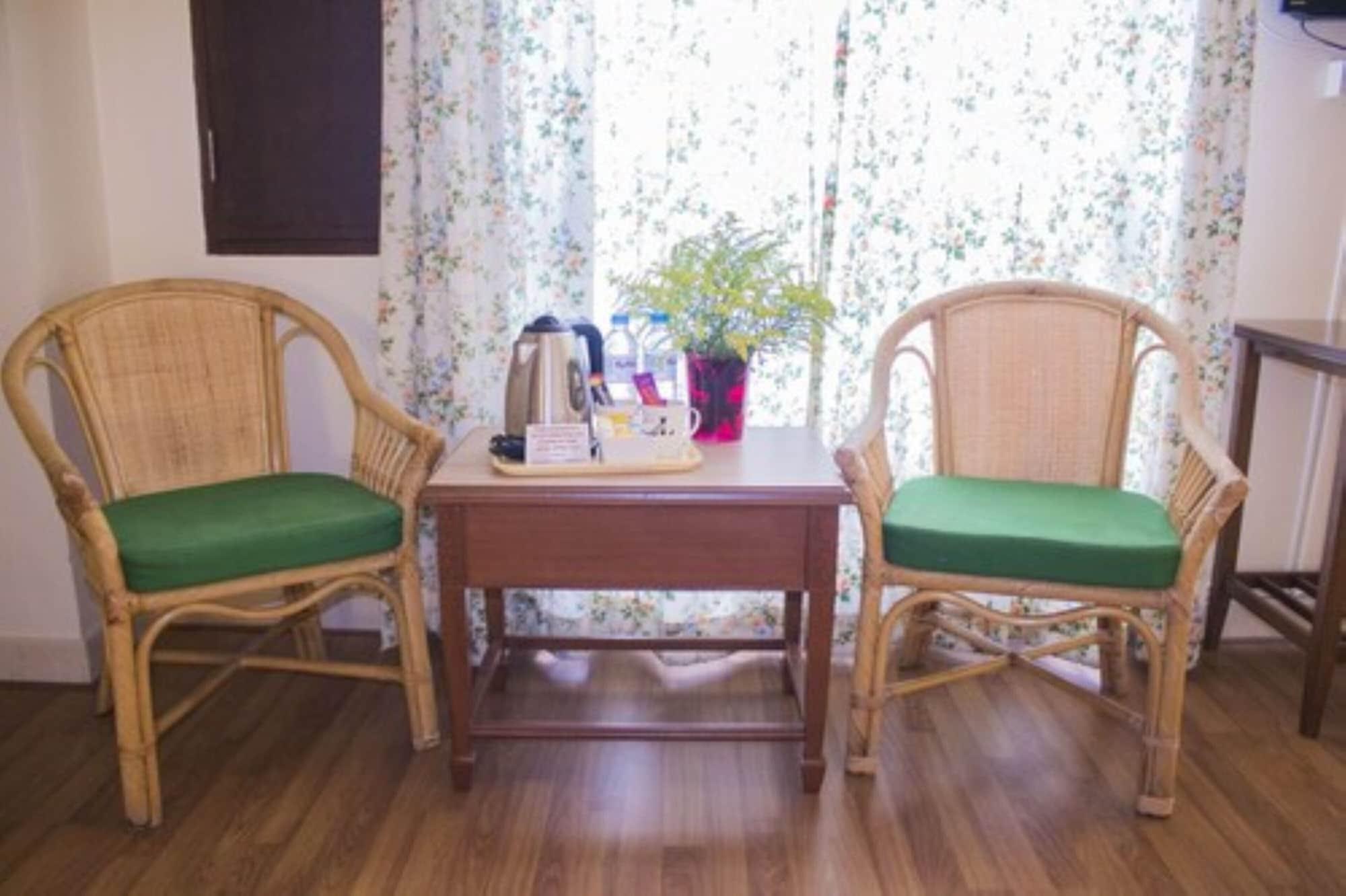 พีเพิล เพลส บูทีค อิน ทาวน์ โฮเทล  Hotel เชียงใหม่ ภายนอก รูปภาพ
