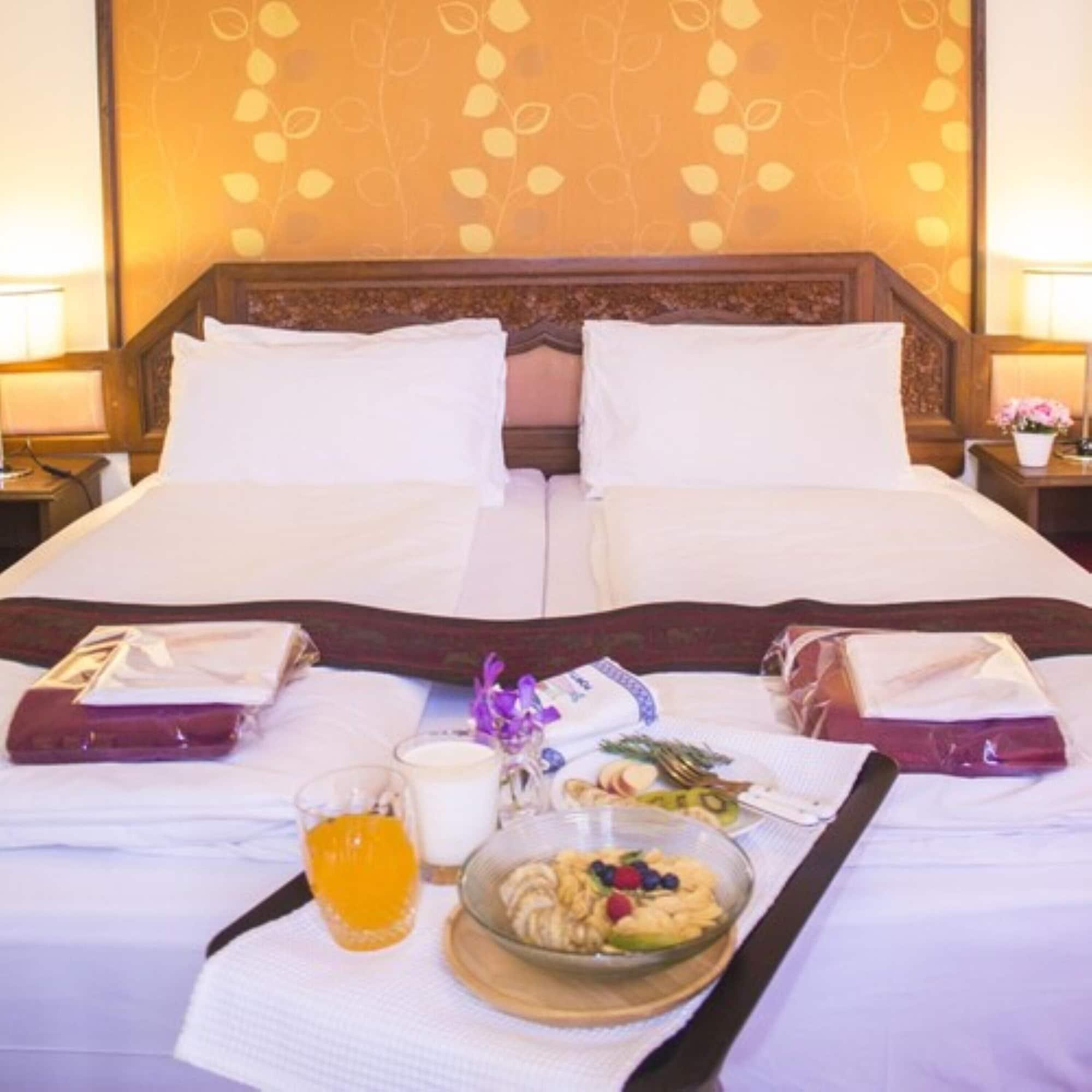 พีเพิล เพลส บูทีค อิน ทาวน์ โฮเทล  Hotel เชียงใหม่ ภายนอก รูปภาพ