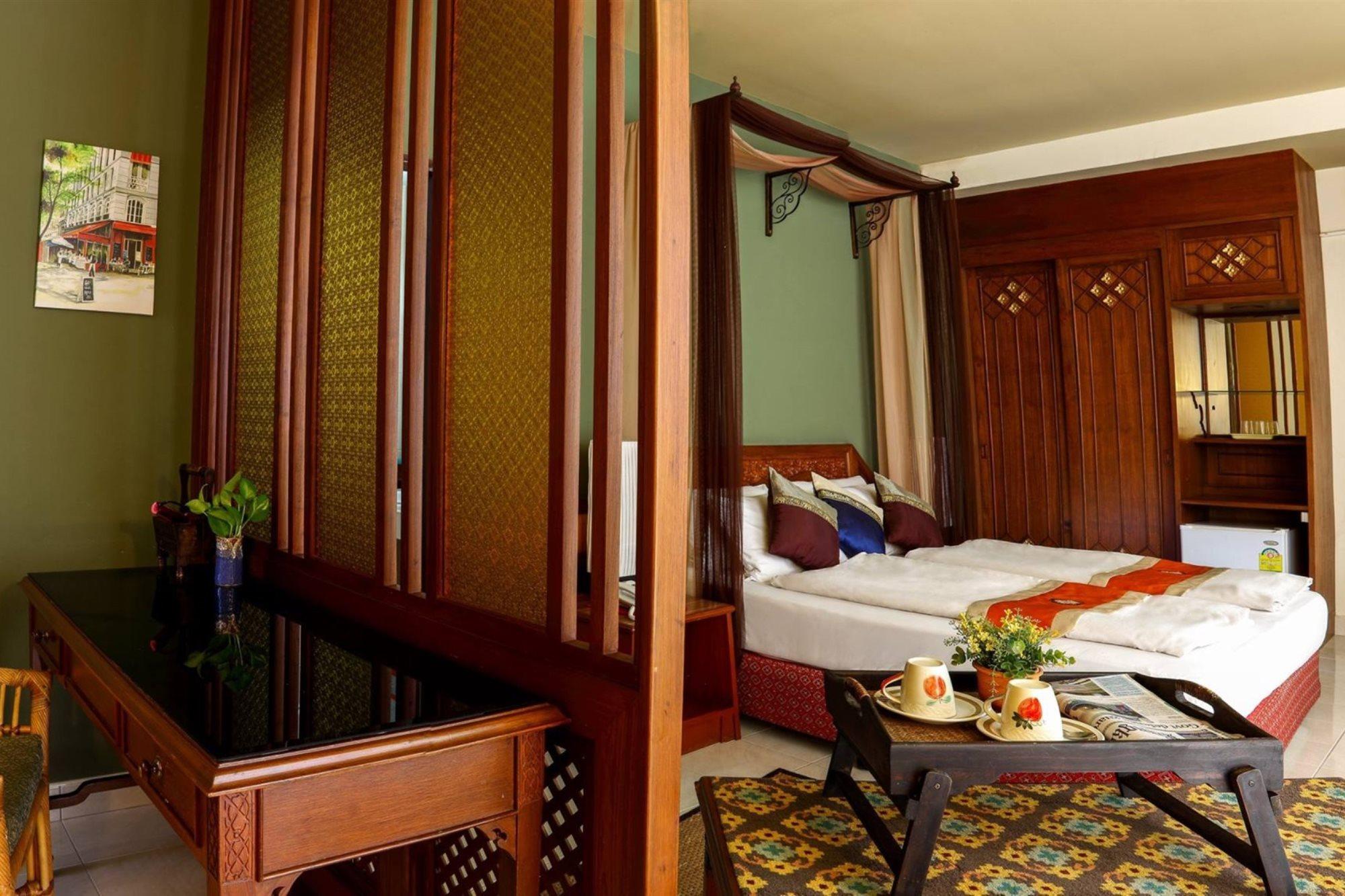 พีเพิล เพลส บูทีค อิน ทาวน์ โฮเทล  Hotel เชียงใหม่ ภายนอก รูปภาพ