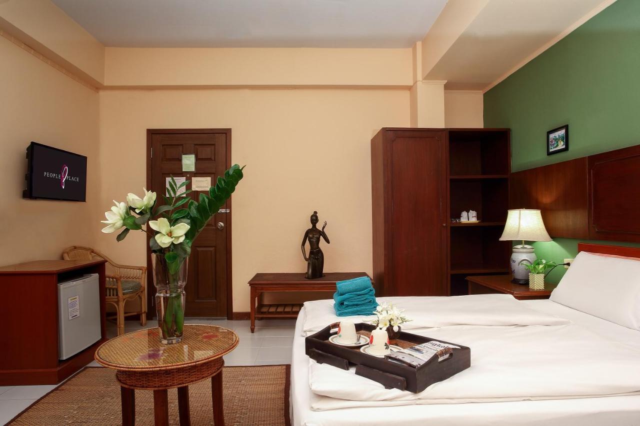 พีเพิล เพลส บูทีค อิน ทาวน์ โฮเทล  Hotel เชียงใหม่ ภายนอก รูปภาพ