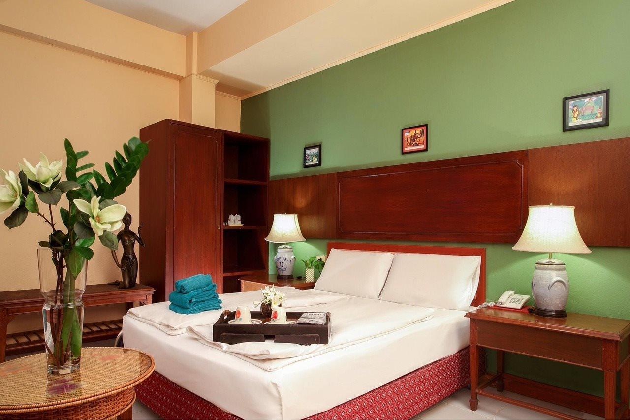 พีเพิล เพลส บูทีค อิน ทาวน์ โฮเทล  Hotel เชียงใหม่ ภายนอก รูปภาพ