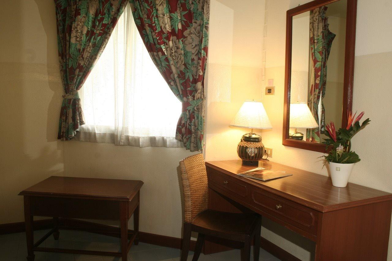 พีเพิล เพลส บูทีค อิน ทาวน์ โฮเทล  Hotel เชียงใหม่ ภายนอก รูปภาพ