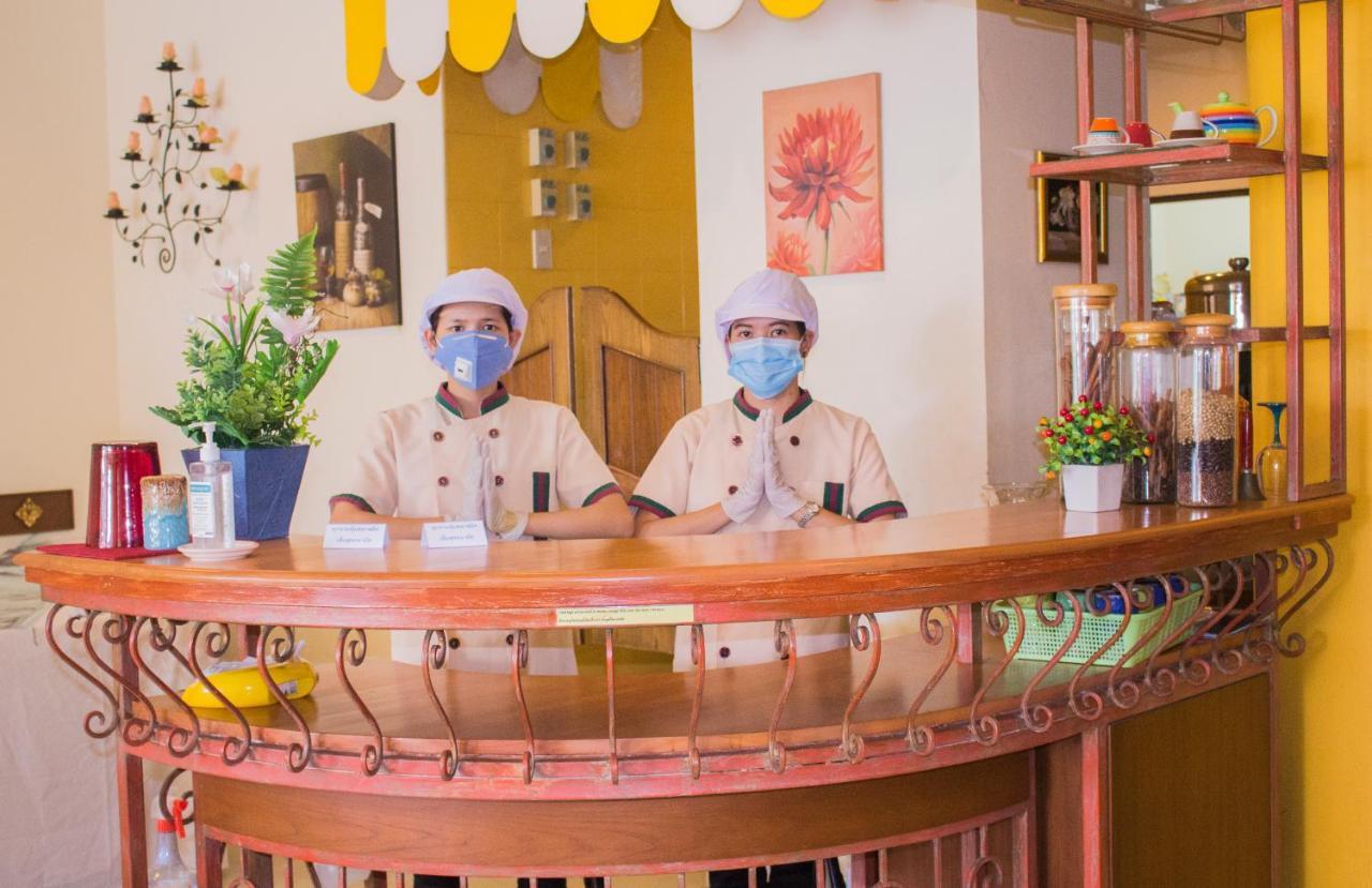 พีเพิล เพลส บูทีค อิน ทาวน์ โฮเทล  Hotel เชียงใหม่ ภายนอก รูปภาพ